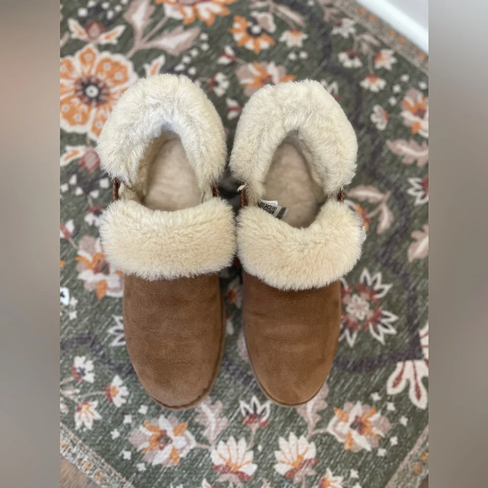 UGG McKay Classic Ankle Bootie in Chestnut Size 9.5 - Picture 8 of 9